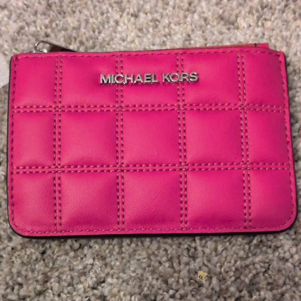 Michael Kors Fuchsia Quilted Wallet - Picture 4 of 12